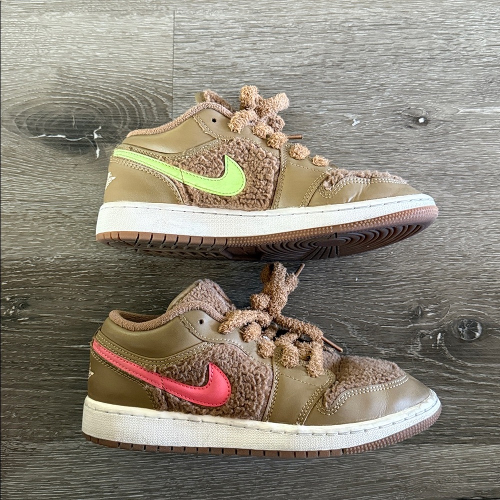 Nike Air Jordan 1 Low Teddy Bear Brown Fuzzy Sherpa Fleece Sneakers, size 4.5Y